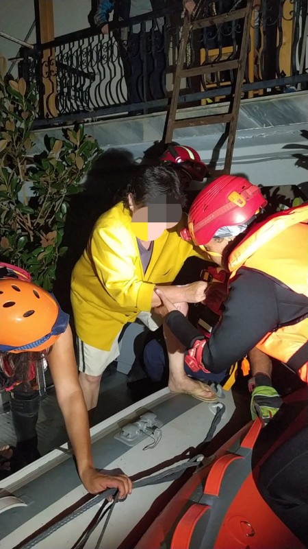 Οι εθελοντές της ΕΠ.ΟΜ.Ε.Α. επιχειρούν στην πληγείσα Θεσσαλία 