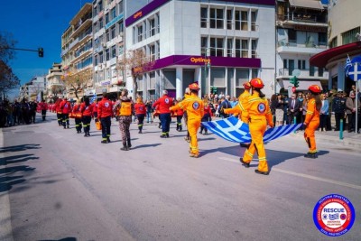 Συμμετοχή της ΕΠΟΜΕΑ Λάρισας στην παρέλαση της 25ης Μαρτίου