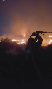 Η ΕΠ.ΟΜ.Ε.Α. Ρόδου συνεχίζει να συνδράμει στην μεγάλη πυρκαγιά που κατακαίει το νησί.